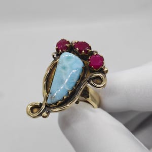 Ruby-ring Larimar, vintage gouden setting, statement sieraden, boho-sieraden