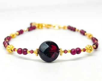 Granat Perlen Armband, natürliche Granat Kristall Armband, echte rote Edelstein Stretch Armband, Januar Birthstone