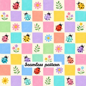 Pode incluir: Um padrão contínuo com uma grade de quadrados em tons pastel rosa, azul, amarelo, verde e roxo. O design inclui ilustrações de joaninhas de várias cores, pequenos grupos de flores e ramos com folhas verdes.