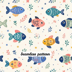 Puede incluir: Un patrón continuo que presenta peces estilizados en tonos azul, naranja, rosa y verde sobre un fondo crema. Los peces están decorados con motivos florales y geométricos, intercalados con pequeñas estrellas, puntos y ramas de algas.