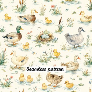 Op de afbeelding: Een naadloos patroon met aquarelillustraties van eenden en eendjes in een vijver met riet, kleine bloemen en een nest met drie lichtblauwe eieren. De tekst "Seamless pattern" is in het zwart in het midden afgedrukt.