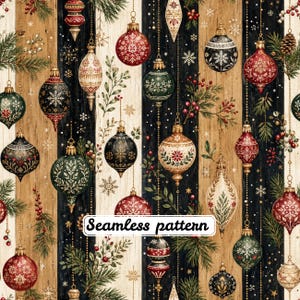 Peut inclure: Un motif répétitif représentant des boules de Noël suspendues dans des tons rouge, vert, noir et crème, entremêlées de branches de pin et de baies sur un fond de rayures verticales noires et crème. Le texte Seamless pattern est visible.