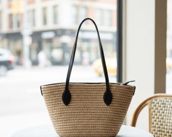 Black Zippered Straw Beach Bag – Water Resistant Woven Tote with Inner Pocket