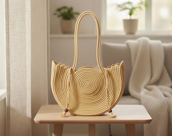Bolso de hombro con efecto paja de cisne amarillo: un bolso de lujo con forro brillante para verano y playa.