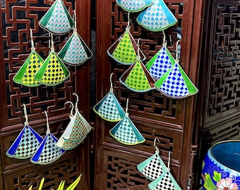 Pendientes cloisonné chinos de la década de 1970 / Ganchos para las orejas de plata de ley 925 / Joyería de esmalte vintage. Un regalo ideal para mujeres. Accesorio artesanal único.