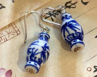 Pendientes cloisonné chinos vintage de los años 70: ganchos de plata de ley 925, joyería retro única, regalo de San Valentín para ella, encanto atemporal.