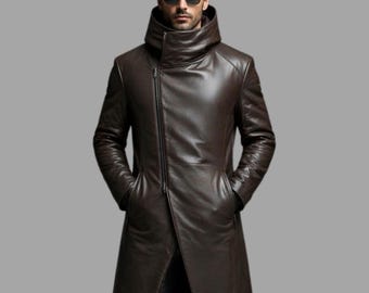 dunkelbrauner Ledermantel im modernen Streetstyle,