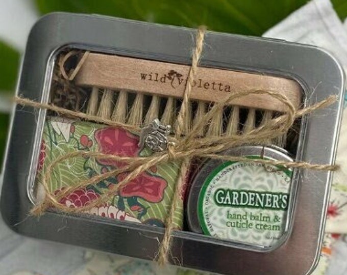 Mother's Day Grandma Mom Gardener's Gift Tin / Women's Garden Gloves and Gardening Gift Tin / Gift for Garden Lovers