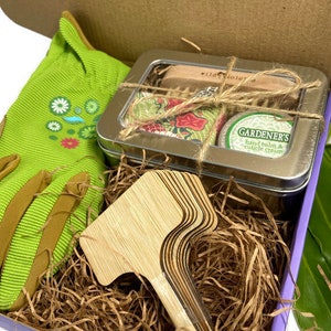 Gifts for Gardeners / Gardening Gift Basket / Garden Gloves / Garden Stakes / Gardeners Kit