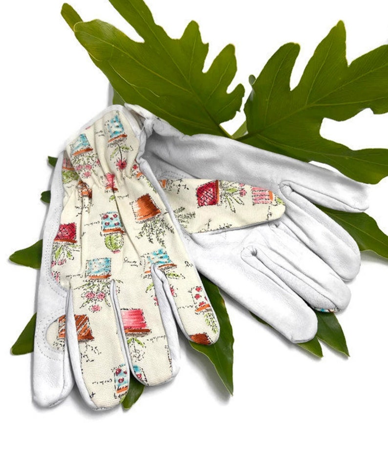 Mother's Day Gift for Gardeners / Gardening Gift Basket / Garden Gloves / Garden Stakes / Gardeners Kit image 3