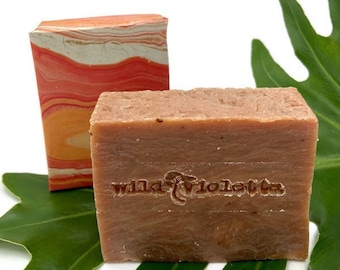 Handcrafted Natural Soap Bar / Rich and Sultry Floral Spice Soap Bar / Winter Soap Scent for Men / Fragrant Soap for Women