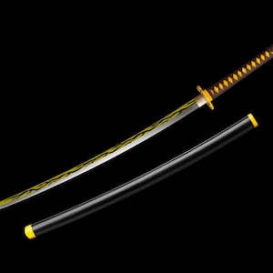 Puede incluir: Una katana con una hoja curva y una vaina negra. La hoja tiene un diseño de rayo amarillo. El mango es marrón con un patrón amarillo y negro. La vaina tiene detalles amarillos.