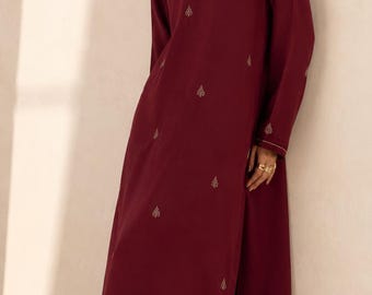 Conjunto de lujo de kurti palazzo de algodón bordado en color burdeos.