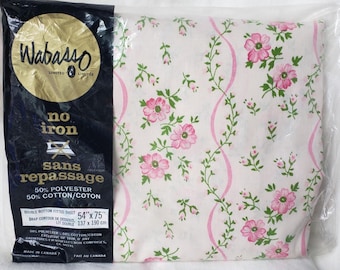 Vintage Wabasso "Summer Dream" Double Fitted Sheet - New Old Stock Sealed - Pink Floral - 1970s Boho Cottagecore - Made in Canada