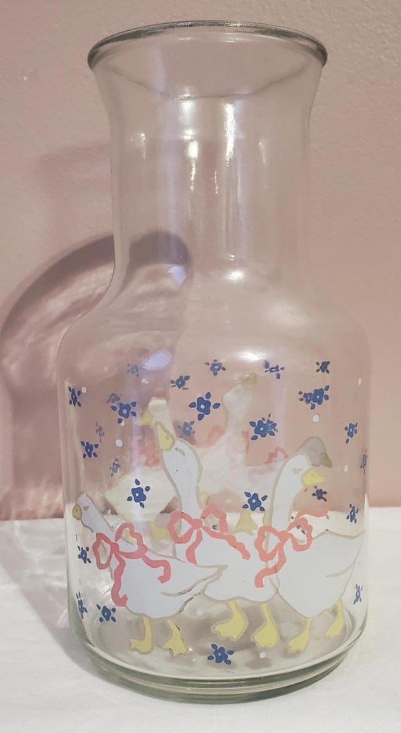 Vintage Libbey Country Geese Glass Pitcher - 1 Liter Carafe with Pink Bows & Blue Flowers - 80s Cottagecore Farmhouse Kitchen Decor
