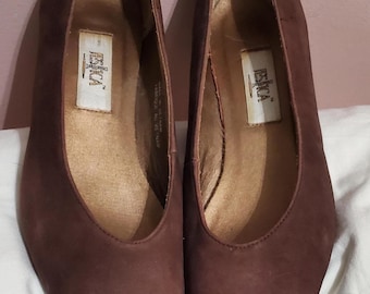 Vintage "Jessica" Brown Matte Leather Almond Toe Pumps - Size 9