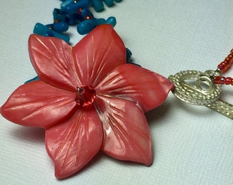Island Flora Coral and Mother of Pearl Necklace in Vermillion/Turquoise