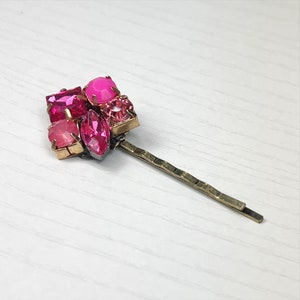 Gem Cluster Jeweled Bobby Pin in Pinks image 3