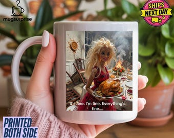 Caneca com meme de boneca em estado de sofrimento, caneca viral da internet, caneca constrangedora, caneca engraçada com estampa de boneca em estado de sofrimento, "Tudo bem" vintage anos 90 com estampa de boneca.