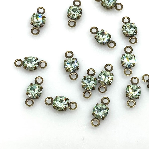 Chrysolite crystal setting 2 loop connector 4mm - antique brass (12)