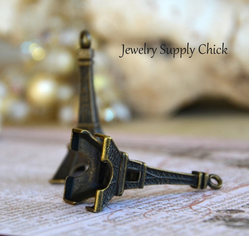 Pendentif charm Tour Eiffel - Laiton antique (2) image 3