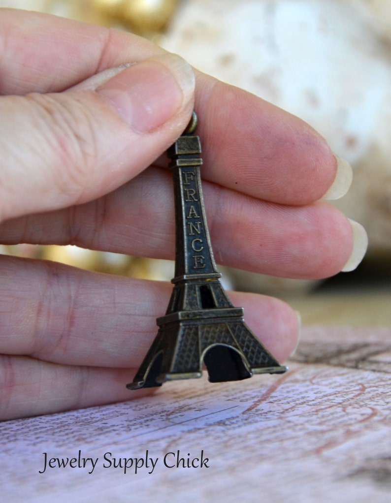 Pendentif charm Tour Eiffel - Laiton antique (2) image 4