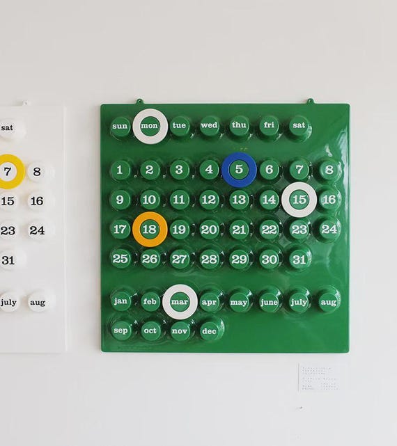 Modern Perpetual Wall Calendar: 1970s Ring a Date Inspired