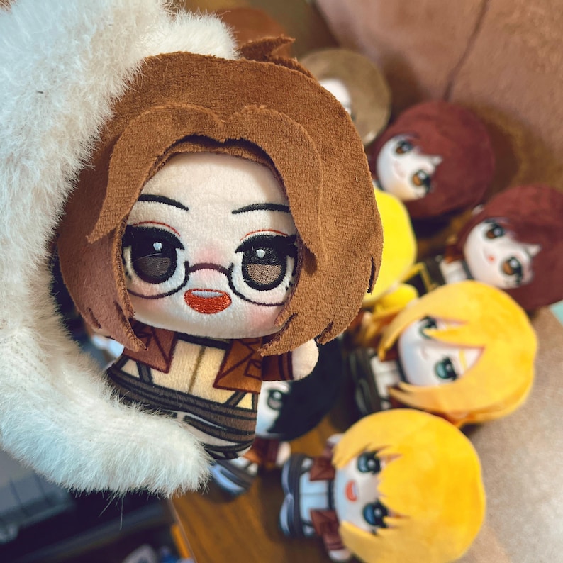 Attack on Titan 10cm plushies Levi Eren Mikasa Armin Hange Annie Ymir Historia Erwin Sasha, Anime fans gift, plush toys, handmade plushies bild 6