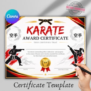 Puede incluir: Una plantilla de certificado de premio de Karate con un gráfico de cinturón negro, acentos de pinceladas rojas y negras, y siluetas de artistas marciales. El texto dice Karate Award Certificate, con caracteres japoneses y un sello dorado.