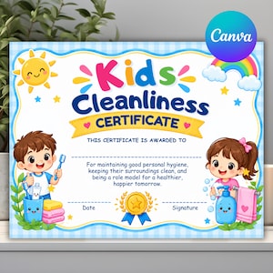 Può includere: Un certificato di pulizia per bambini con bordo a quadretti blu, decorato con un sole sorridente, un arcobaleno e illustrazioni di bambini con spazzolini, sapone e asciugamani. Il testo recita Kids Cleanliness Certificate.
