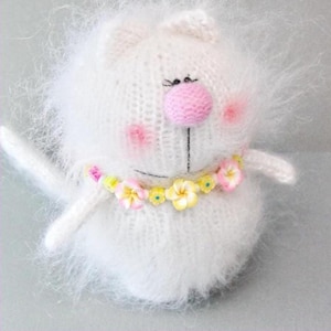 Cute Kitty Ms. Snowbelle Knitted Fluffy Kitty Cat — Master Class Digital Download — Detailed, Step by Step Tutorial