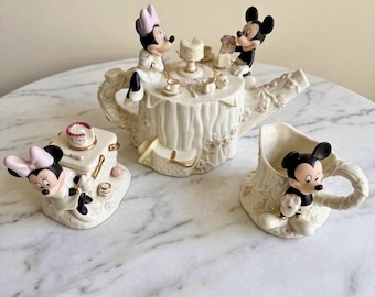 Juego de té Lenox Disney Mickey & Minnie Woodland Picnic – Tetera, lechera y azucarero con tapas “Para compartir té para dos” 2004