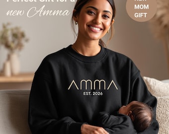 Sweatshirt Amma Est 2026, cadeau nieuwe moeder, aankondiging zwangerschap 2026, Zuid-Indiase moeder cadeau, toekomstige moeder ronde hals, babyshower cadeau