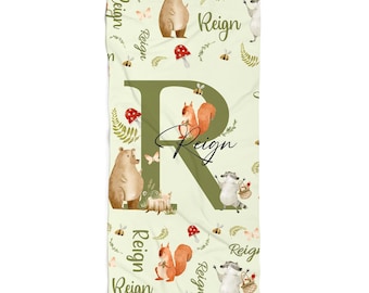 Toalla de playa personalizada con nombre de animales del bosque e inicial, de secado rápido, ideal como regalo para niños, verano, amantes de los animales y cumpleaños.
