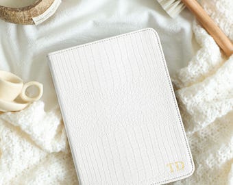 Custodia Kindle personalizzata in pelle di coccodrillo bianca con iniziali dorate, cover Kindle per Paperwhite di 12a, 11a e 10a generazione, custodia protettiva sottile