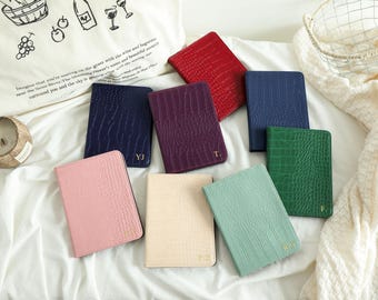 Custodia Kindle personalizzata in pelle di coccodrillo con iniziali dorate, cover Kindle per Paperwhite di 12a, 11a e 10a generazione, custodia protettiva sottile