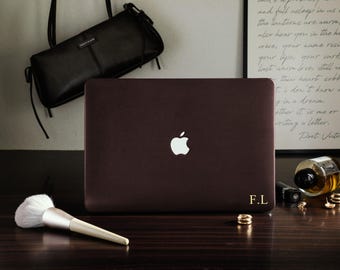Custodia personalizzata in ecopelle marrone testurizzata per MacBook con iniziali dorate, cover per laptop personalizzata per Macbook Air Pro 13 14 15 16 Neo A18 A3434