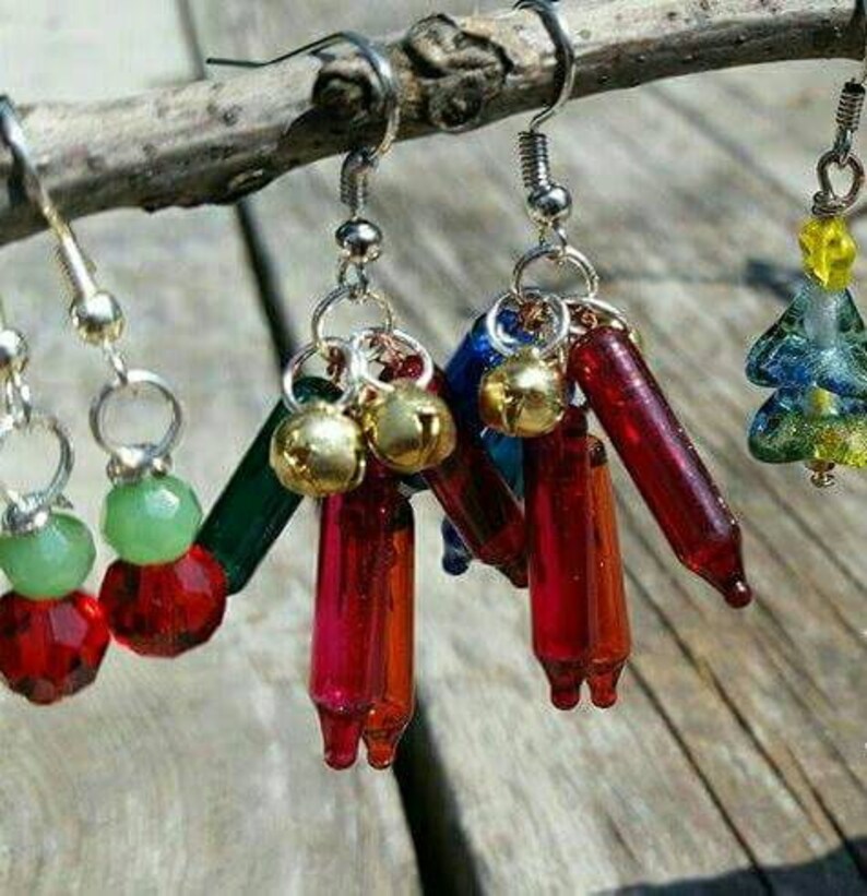 Christmas Light Earrings Ucycled Light Bulb jewelry. Awesome Etsy