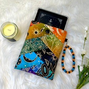 Padded Kindle Sleeve, 11th Generation Kindle Paperwhite, Kindle Sleeve, Kindle Case, e-reader case, e-reader sleeve, gold foil sun moon star