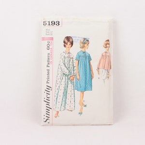 1960s Simplicity 5193 // bed jacket and night gown in two lengths