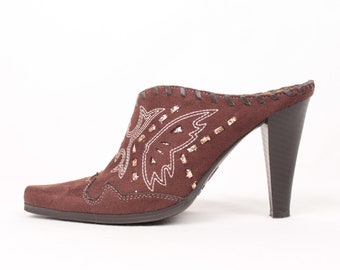 SALE // western embroidered mules // faux suede // sz 5.5