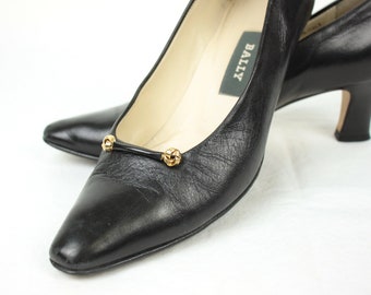 vtg Bally leather heels // gold knots // size 7N