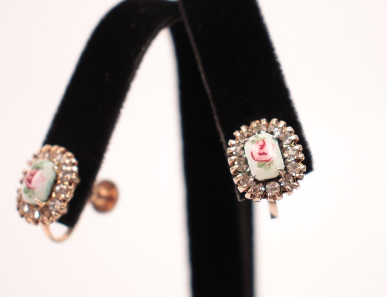 40s 50s Vargas painted earrings // screw back image 6