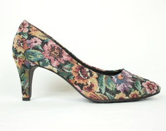 hush puppies floral tapestry pumps // size 10