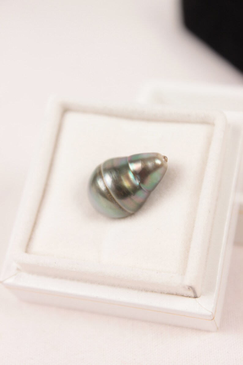 Tahitian baroque pearl 10mm