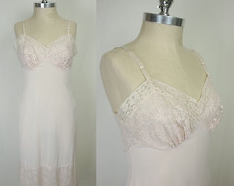 50s 60s Vanity Fair blush full slip // size 34