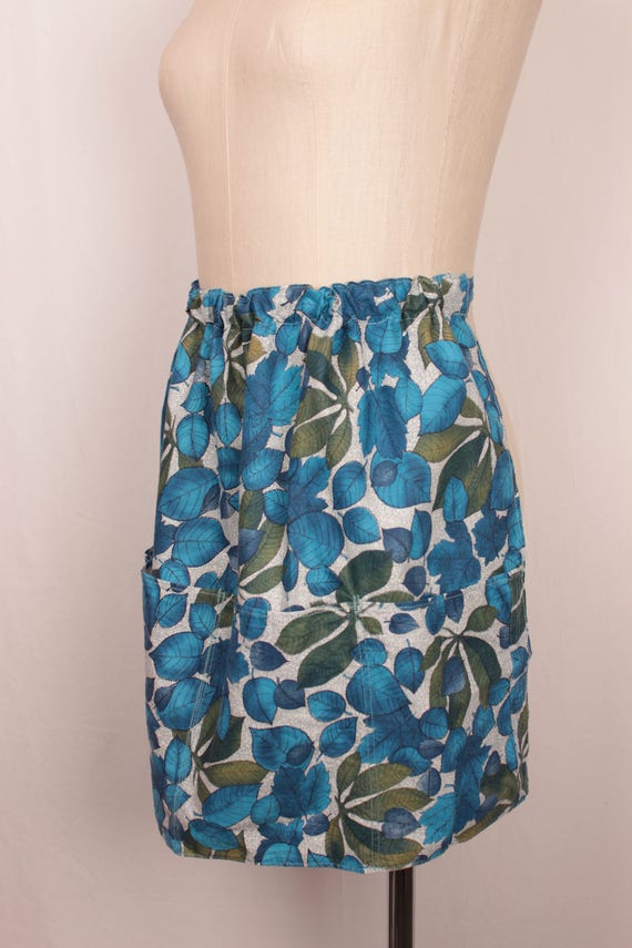 vintage leaf print apron // drawstring - image 3
