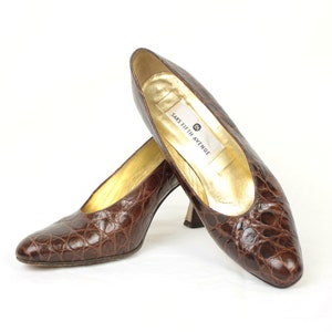 80s Saks Fifth Avenue heels // croc embossed leather // size 8AA image 4