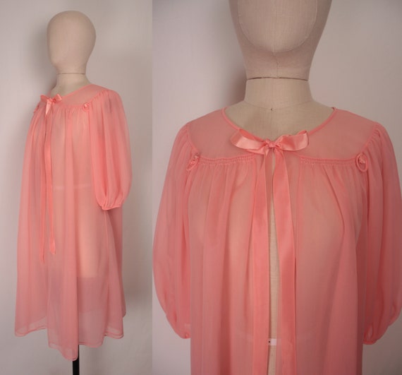 60s Hollywood Vassarette peignoir // coral // puff