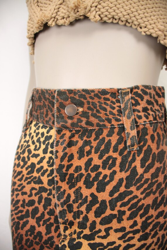 80s 90s leopard print skirt // stretch denim - image 4